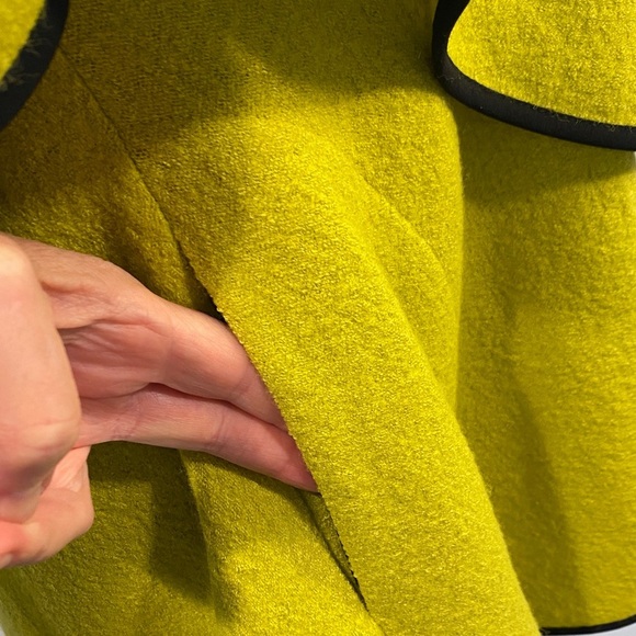 Song & Sung Wool Cape Flowy Waterfall Chartreuse Green Black Trim Size Medium - Picture 5 of 14